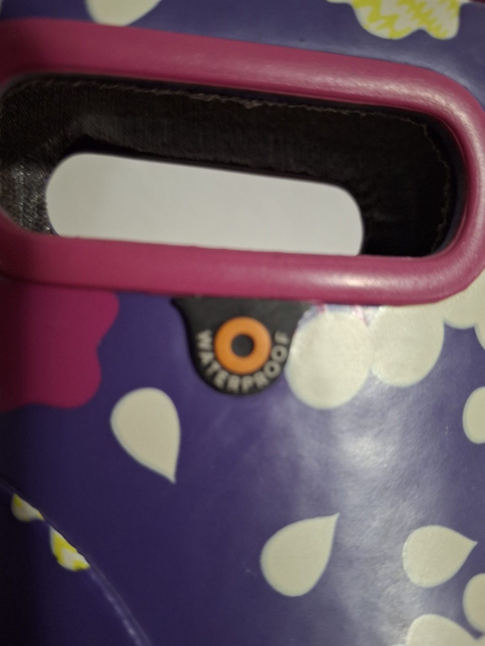 Bogs Kids Purple & Pink Patterned Rain Boots with Cloud Print Size 5. - Picture 8 of 11